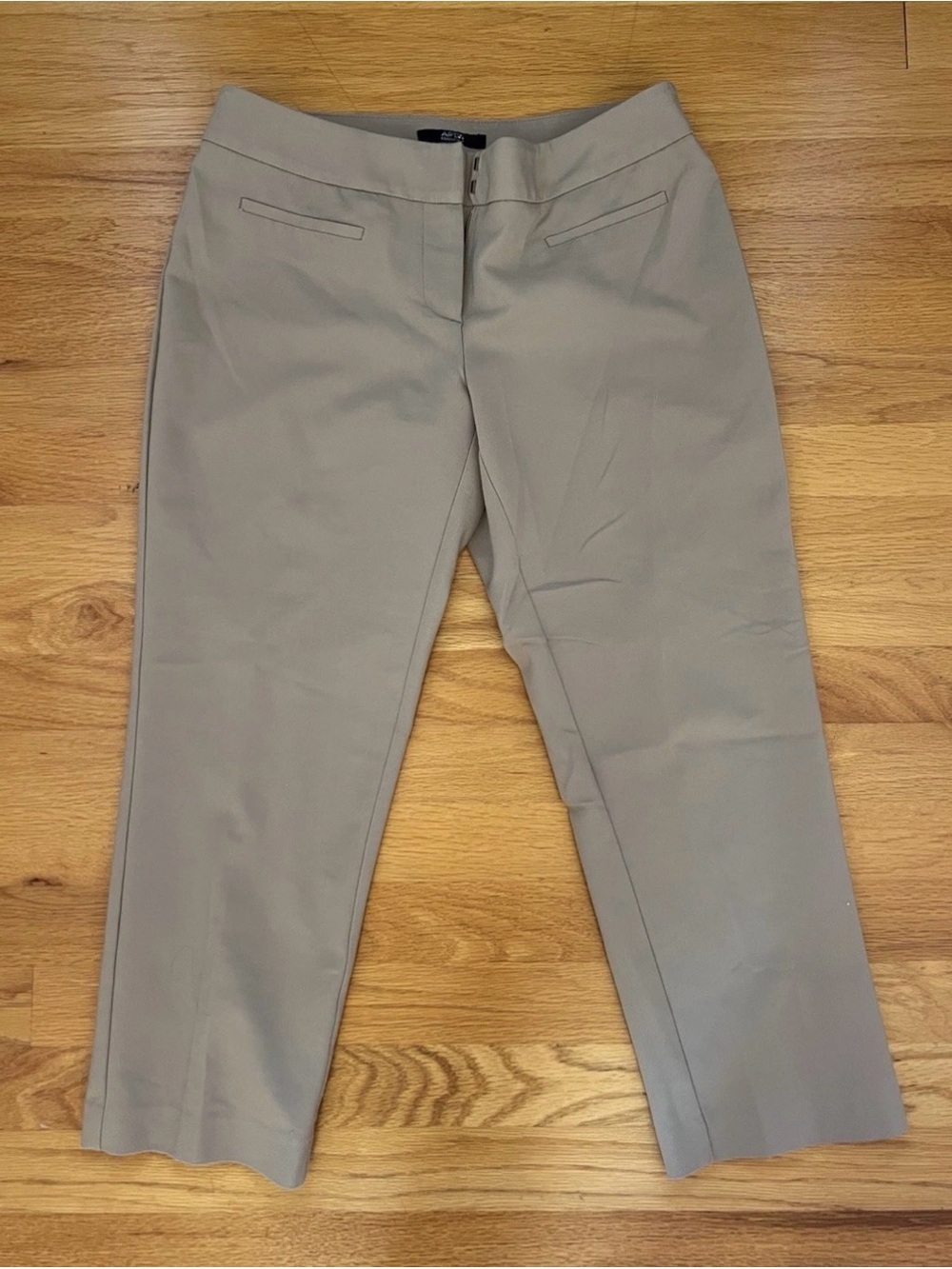 Apt. 9 Women’s Khaki Tan Cropped Straight Leg Pant Size 4